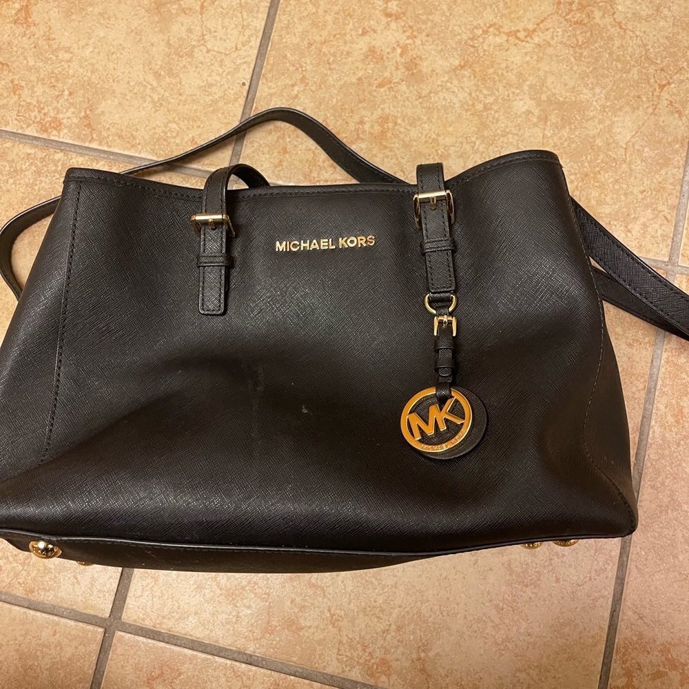 Black Micheal Kors Purse